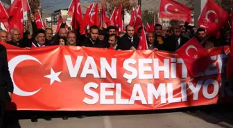 Van'da 'şehitleri anma ve teröre lanet' yürüyüşü yapıldı