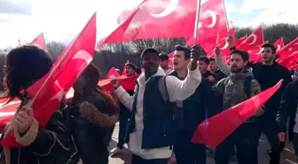 BAİBÜ öğrencileri Kuzey Irak'ta şehit düşen askerler için yürüdü