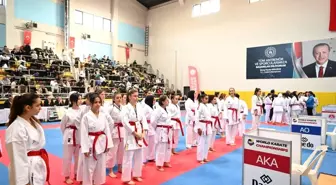 Kartepe'de Türkiye Kulüpler Arası Karate Şampiyonası Başladı