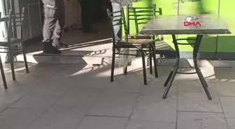 İzmit'te Köfteci Dükkanında Silahlı Saldırı: Bir Kişi Ağır Yaralandı