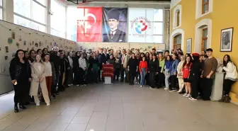 Akçaabat Belediye Başkanı Gençlik Buluşmalarında Trabzon Üniversitesi Güzel Sanatlar Fakültesi Öğrencileriyle Bir Araya Geldi