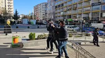 Çorum'da arkadaşını bıçakla öldürdüğü iddiasıyla gözaltına alınan kişi tutuklandı