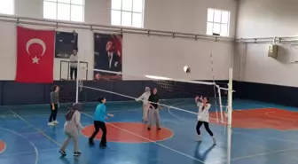 Afyonkarahisar'da 'Evinin Sultanları Voleybol Turnuvası' düzenlendi