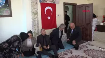 HAKKARİ-İYİ PARTİ HEYETİ, HAKKARİ'DE ŞEHİT AİLELERİNİ ZİYARET ETTİ