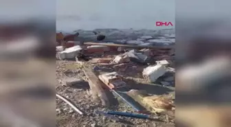 KARS'ta Şiddetli Rüzgar Evlerin Çatılarını Uçurdu