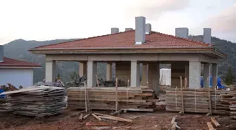 Kilis'te depremzedeler için yapılan köy konutları hızla ilerliyor