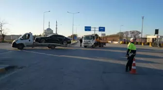 16 milyon liralık Mercedes yolda kaldı