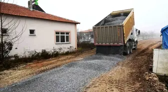 Battalgazi Belediyesi Çolakoğlu ve Çolaklı Mahallelerinde Yol Serim Çalışması Gerçekleştirdi