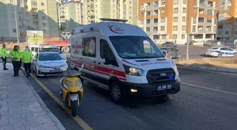 Nevşehir'de ehliyetsiz motosiklet sürücüsü kaygan yolda kaza yaptı