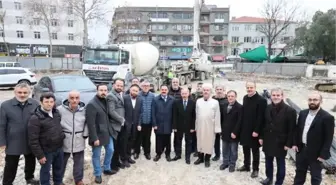 Bayrampaşa'da Hoca Hayri Efendi Merkez Camii'nin İnşaatı Devam Ediyor