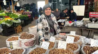 Sinop'ta ayıklanmış Erfelek cevizinin kilosu 250 TL'den satılıyor