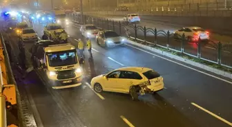 Diyarbakır'da 2 otomobilin çarpıştığı kazada, 2 kişi yaralandı