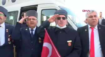 Emekli askerler, şehit olan askerler için basın açıklaması yaptı