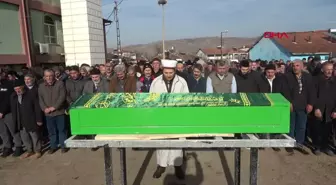 Zile'de kavgada hayatını kaybeden genç toprağa verildi
