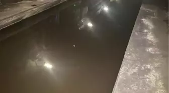 Thames Nehri'nin Altındaki Tünelde Su Baskını: En Az 20 Tren Seferi İptal Edildi