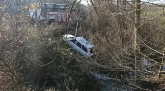 Kandıra'da Otomobil Dereye Devrildi, Sürücü Hayatını Kaybetti