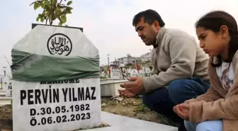 Depremin Vurduğu Hatay'da Vatandaşlar Yılbaşı Öncesi Mezar Ziyaretleri Yaptı