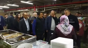 İskenderun Belediye Başkanı ve Kaymakam Depremzedeleri Ziyaret Etti