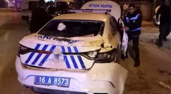 İnegöl'de polis aracı kaza yaptı: 2'si polis 4 kişi yaralandı