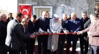 Erzurum'un Karayazı ilçesi Aşağı Çıkılgan Mahallesi Camii dualarla ibadete açıldı