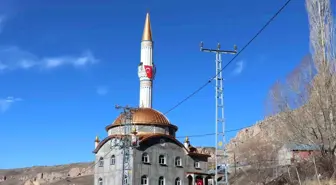 Erzurum'un Karayazı ilçesi Aşağı Çıkılgan Mahallesi Camii dualarla ibadete açıldı