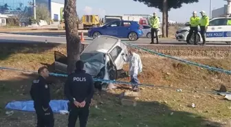 Antalya'da Otomobil Kazası: 1 Ölü, 1 Yaralı