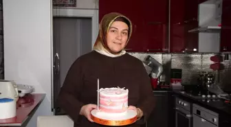 Serebral Palsili Kızının Tedavisi İçin Pasta Üreten Anne