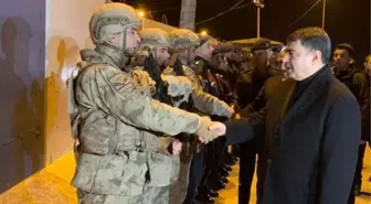 Ankara Valisi Vasip Şahin, Yılbaşı Gecesi Görev Yapan Jandarma ve Polisleri Ziyaret Etti