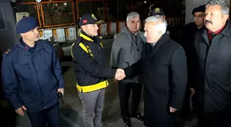 Aksaray Valisi Kolluk Kuvvetlerini Ziyaret Ederek Yeni Yılını Kutladı