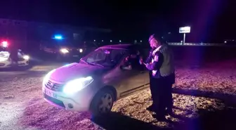 Tefenni'de yapılan trafik kontrolünde 4 araç ve sürücüsüne ceza uygulandı