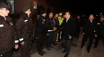 Burdur Valisi Türker Öksüz, yılbaşında görevli personeli ziyaret etti