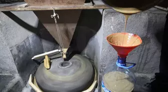 Hakkari'de tarihi değirmende üretilen tahin ilgi görüyor
