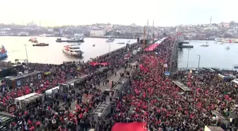 Binlerce vatandaş Galata Köprüsü'nde Filistin'e destek yürüyüşü düzenledi