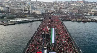 Yılın ilk gününde Galata'dan tarihi mesaj! İşte yürüyüşe katılan kişi sayısı