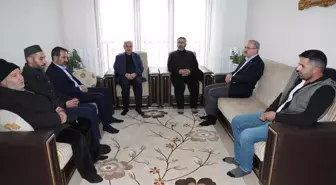 İçişleri Bakan Yardımcısı Mehmet Aktaş, şehit Piyade Sözleşmeli Er Kemal Aslan'ın ailesini ziyaret etti