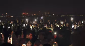 İstanbul'da Binlerce Kişi Yeni Yıla Coşkuyla Girdi