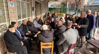 Körfez Belediye Başkanı Şener Söğüt, Hacı Osman Mahallesi'nde vatandaşlarla bir araya geldi