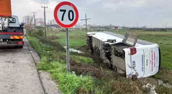 Çanakkale'de İÇDAŞ işçilerini taşıyan otobüs şarampole yuvarlandı