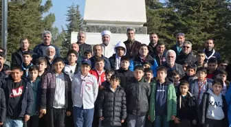 Malatya'da öğrenciler şehitliği ziyaret etti