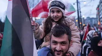TÜGVA öncülüğünde düzenlenen yürüyüşte on binlerce kişi bir araya geldi