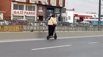Sultangazi'de Tehlikeli Elektrikli Scooter Yolculuğu