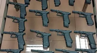 Bulgaristan Gümrüğünde Türk Vatandaşının Otomobilinde 18 Tabanca Ele Geçirildi