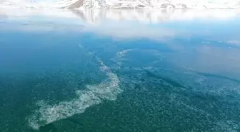 Dondurucu soğuklarla kaplı Balık Gölü dronla görüntülendi