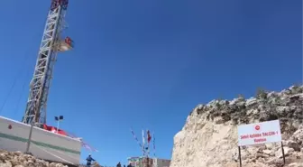 Bakan Bayraktar, Şehit Astsubay Esma Çevik ve Şehit Öğretmen Aybüke Yalçın'ın aileleriyle görüştü