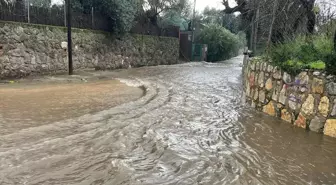 Bodrum'da Sağanak Yağış Hayatı Olumsuz Etkiledi