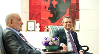 CHP Genel Başkanı Özgür Özel, Saadet Partisi Genel Başkanı Temel Karamollaoğlu ile görüştü