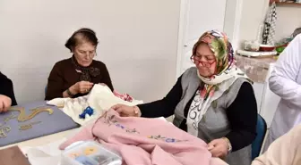 KAR-MEK'te açılan filografi ve dikiş nakış kursuna kadınlar ilgi gösteriyor