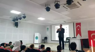 Adıyaman'ın Gölbaşı ilçesinde öğrenciler şehitler için hatim duası yapıldı