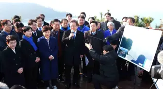 Güney Kore Ana Muhalefet Lideri Bıçaklandı, Ameliyat Edildi