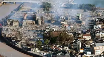 Japonya'da 7,6 büyüklüğündeki deprem sonrası tsunami uyarısı